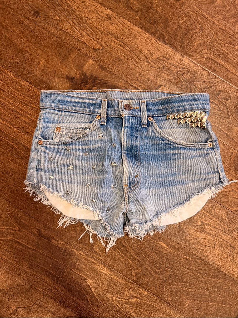 Levi EUC Light Wash Denim Cutoff Shorts with Stud and Star Embellishments